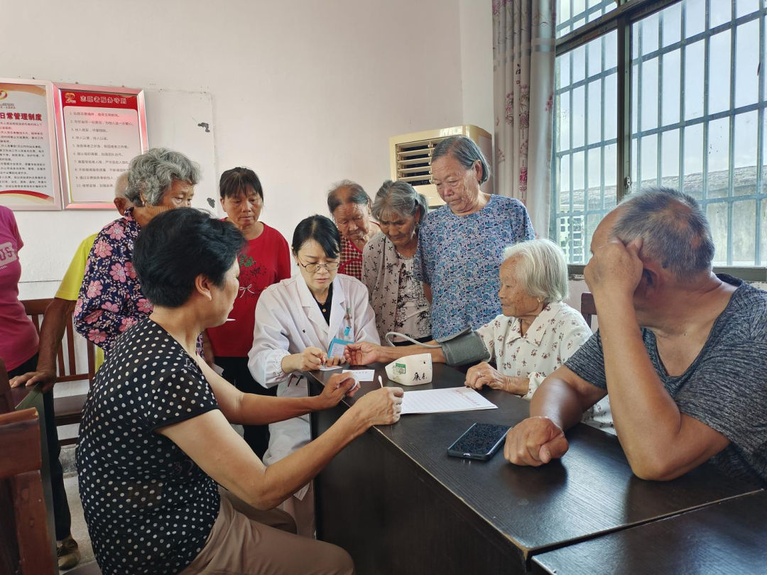 新余市人民医院开展2024年“服务百姓健康行动”大型义诊活动