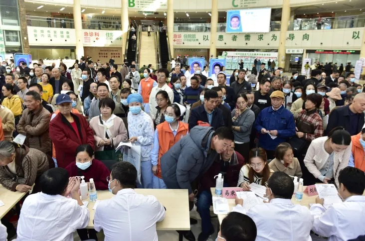 北京赣医专家团队赴新余市人民医院开展公益义诊活动圆满落幕